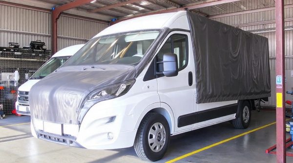 5 avantages du covering sur véhicules industriels adaptés